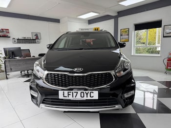 Used Kia Carens 2017 for sale - 78229161: Photo