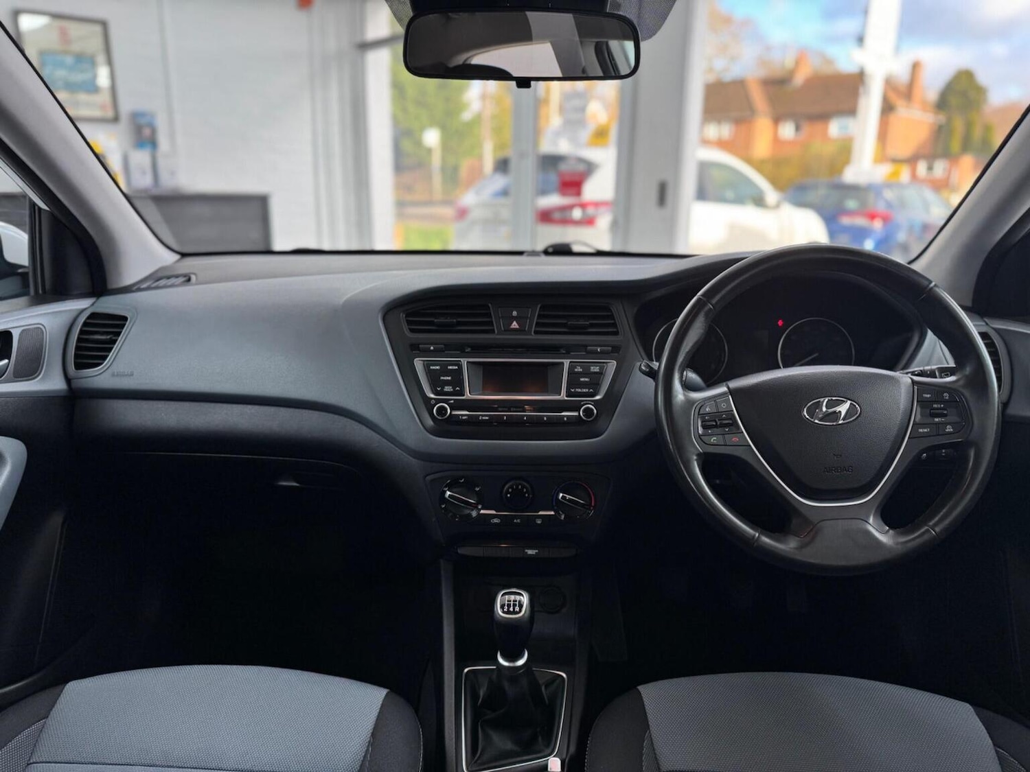 Used Hyundai i20 2017 for sale - 77228255: Photo 11