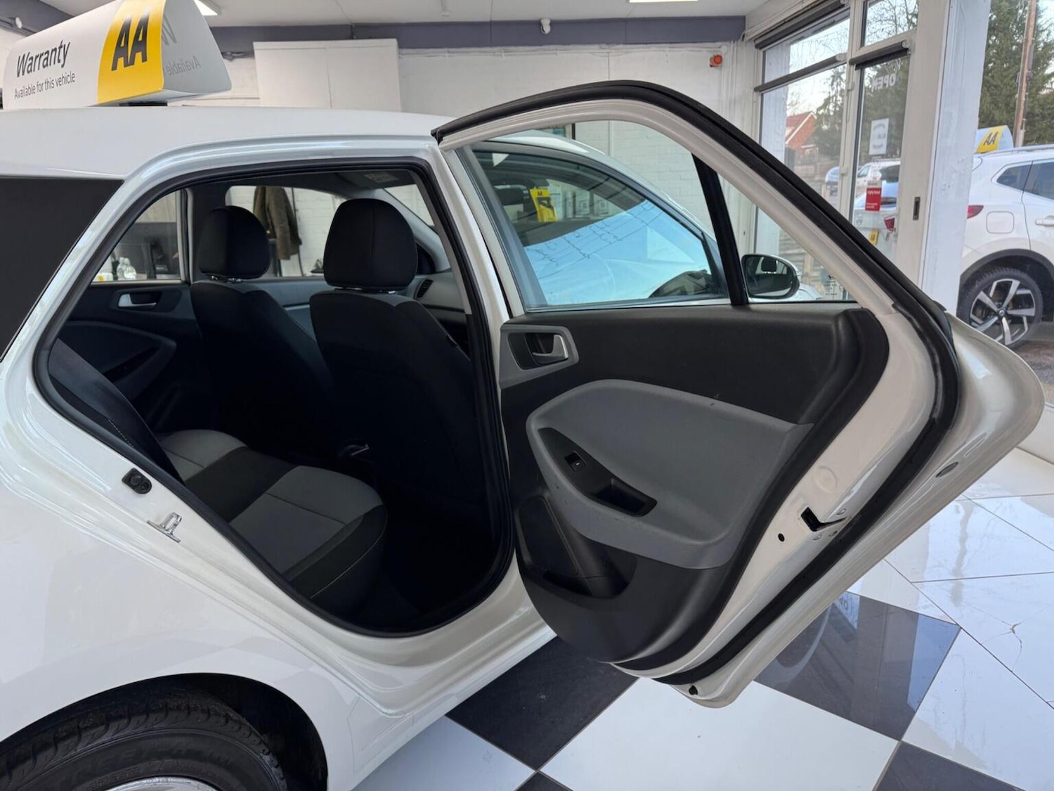 Used Hyundai i20 2017 for sale - 77228255: Photo 26