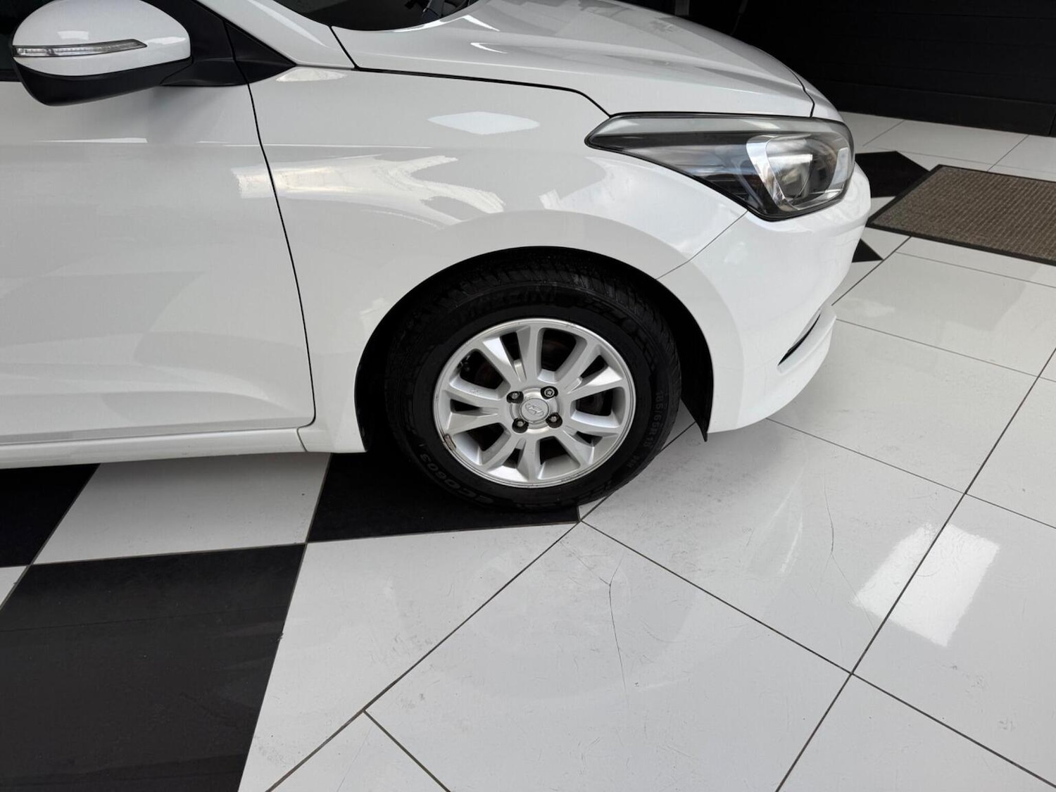 Used Hyundai i20 2017 for sale - 77228255: Photo 32