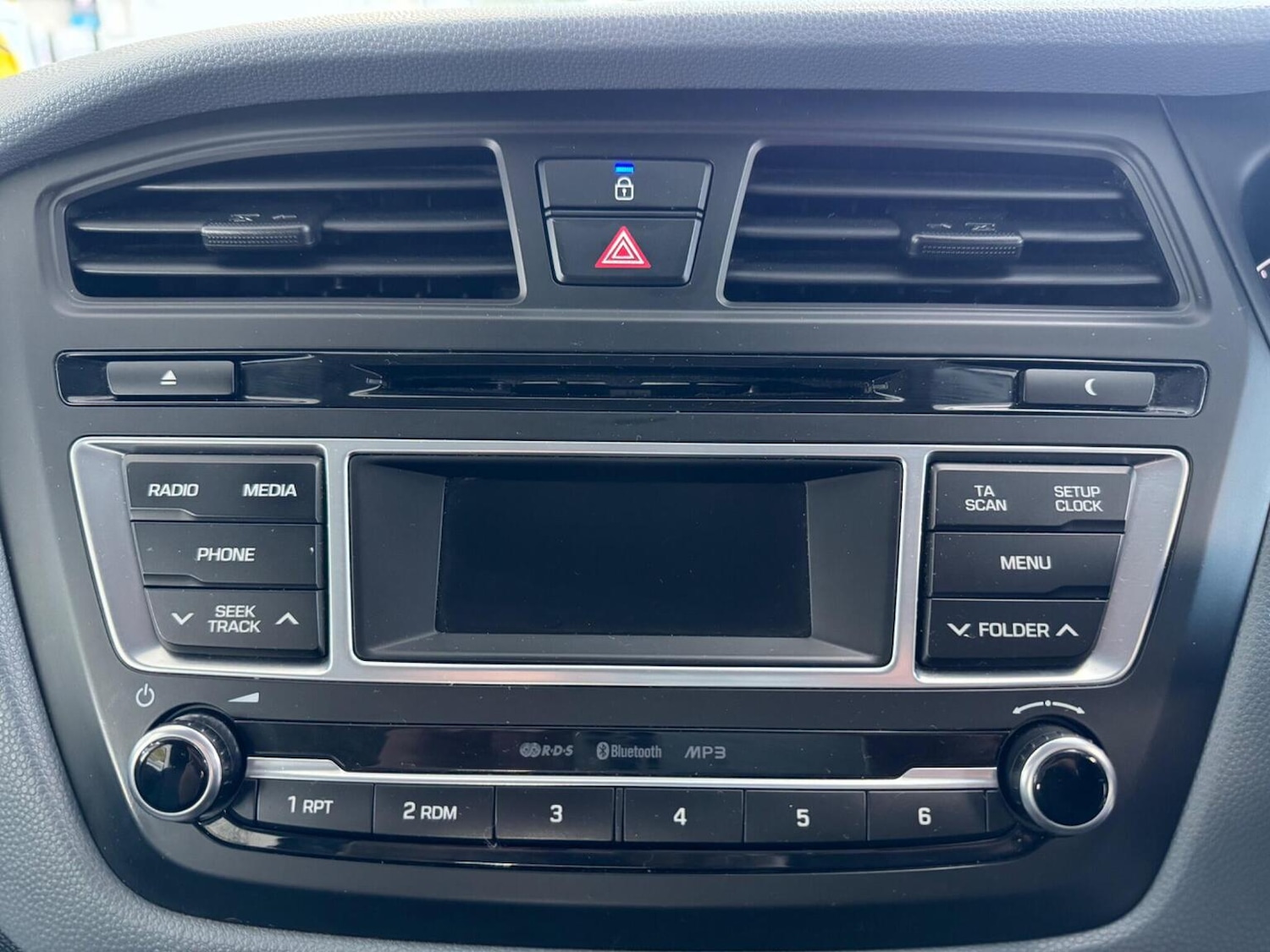 Used Hyundai i20 2017 for sale - 77228255: Photo 33