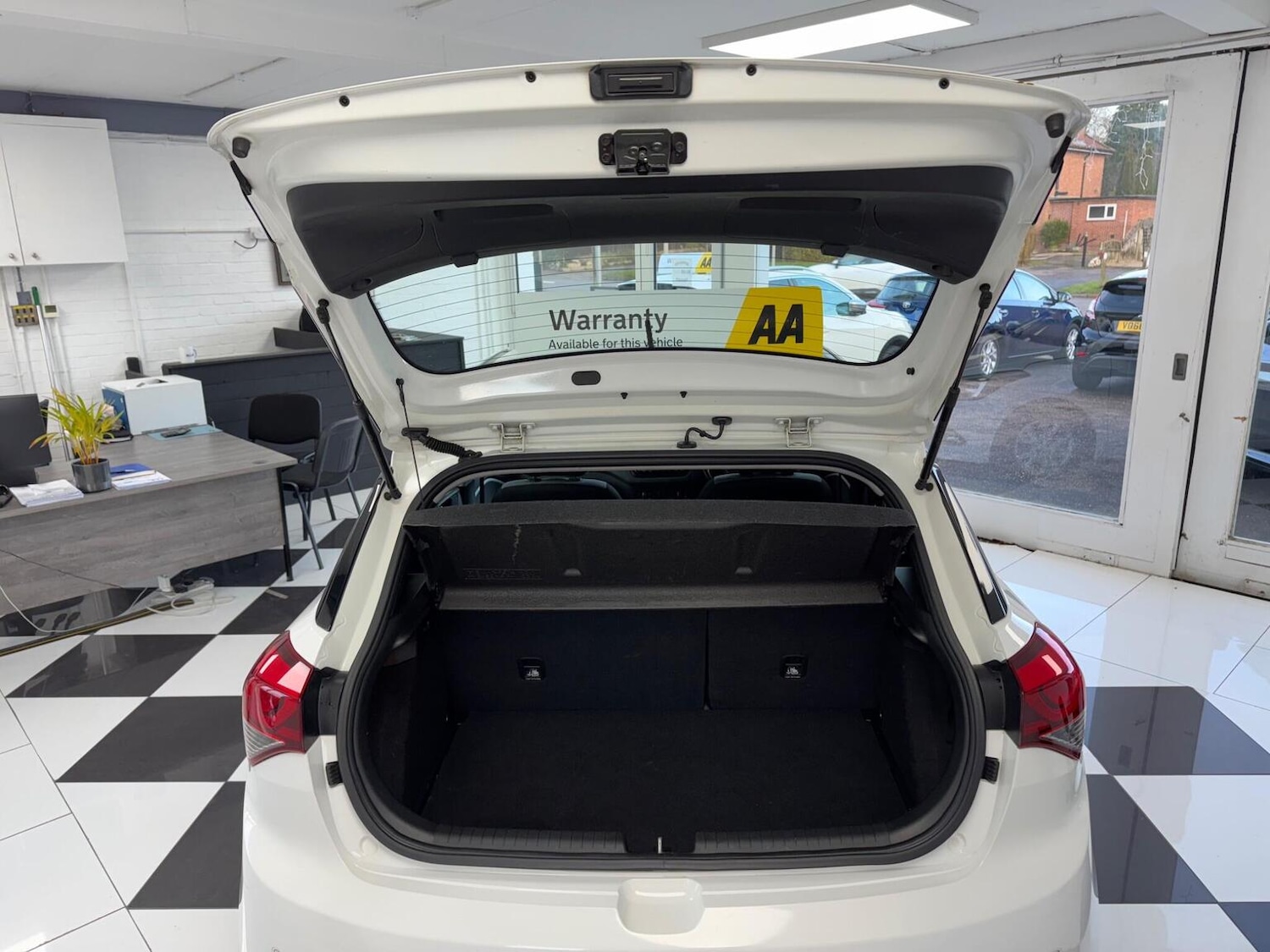 Used Hyundai i20 2017 for sale - 77228255: Photo 37