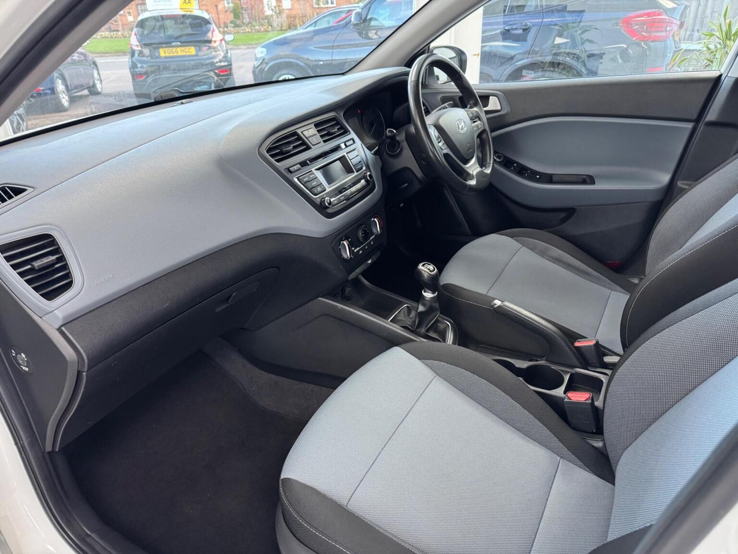 Used Hyundai i20 2017 for sale - 77228255: Photo 45