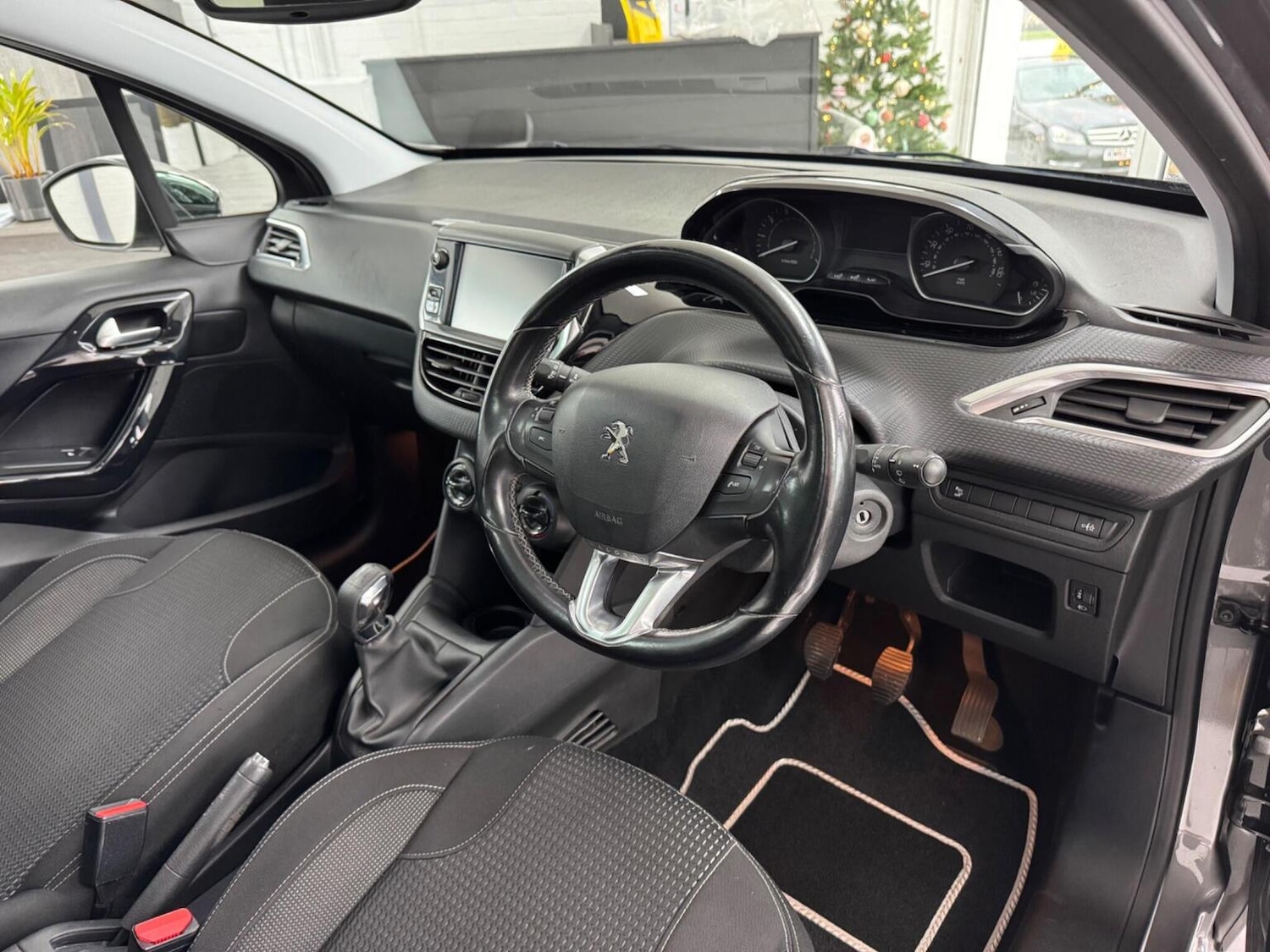 Used Peugeot 208 2018 for sale - 76963303: Photo 11