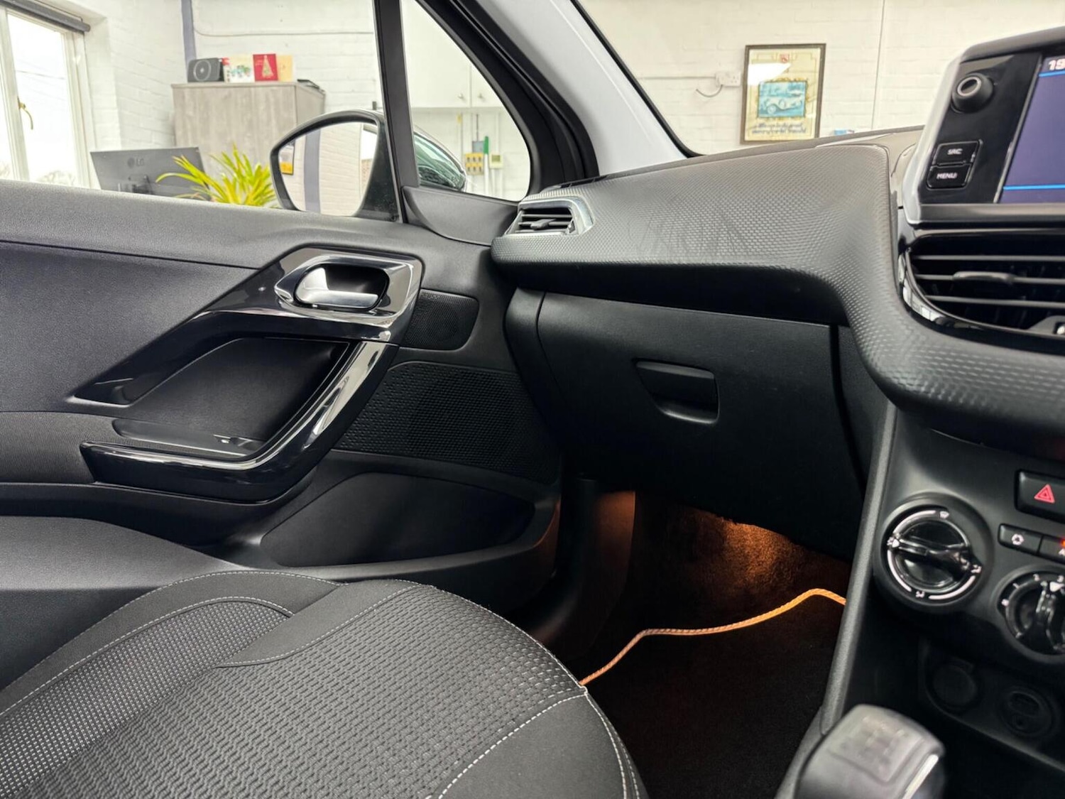 Used Peugeot 208 2018 for sale - 76963303: Photo 12