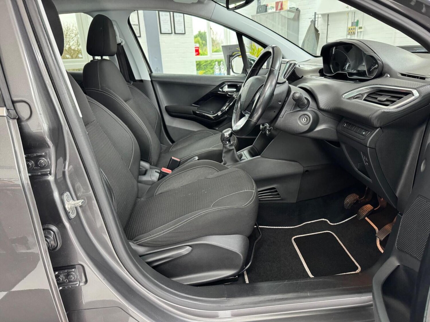 Used Peugeot 208 2018 for sale - 76963303: Photo 14