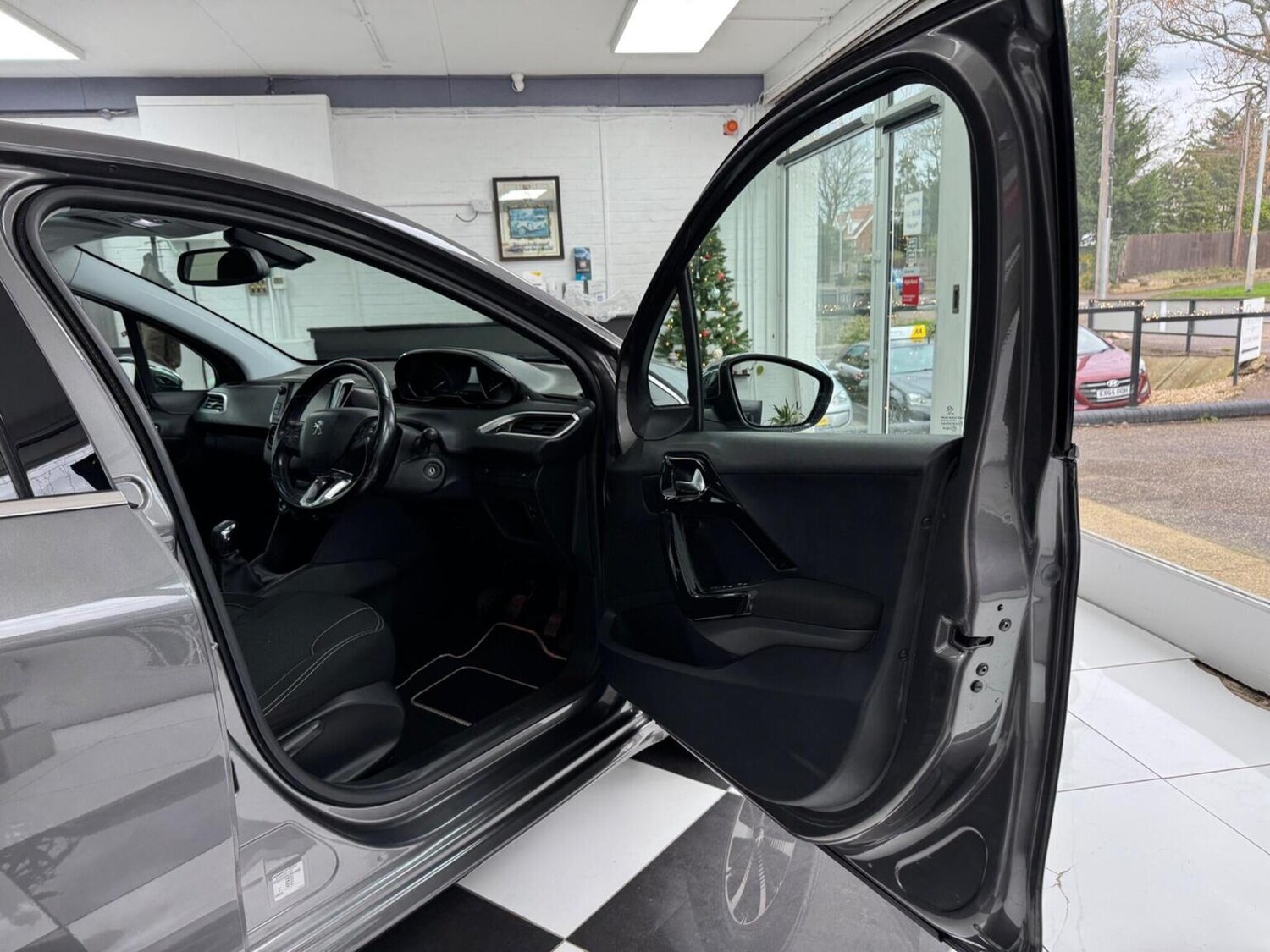 Used Peugeot 208 2018 for sale - 76963303: Photo 26