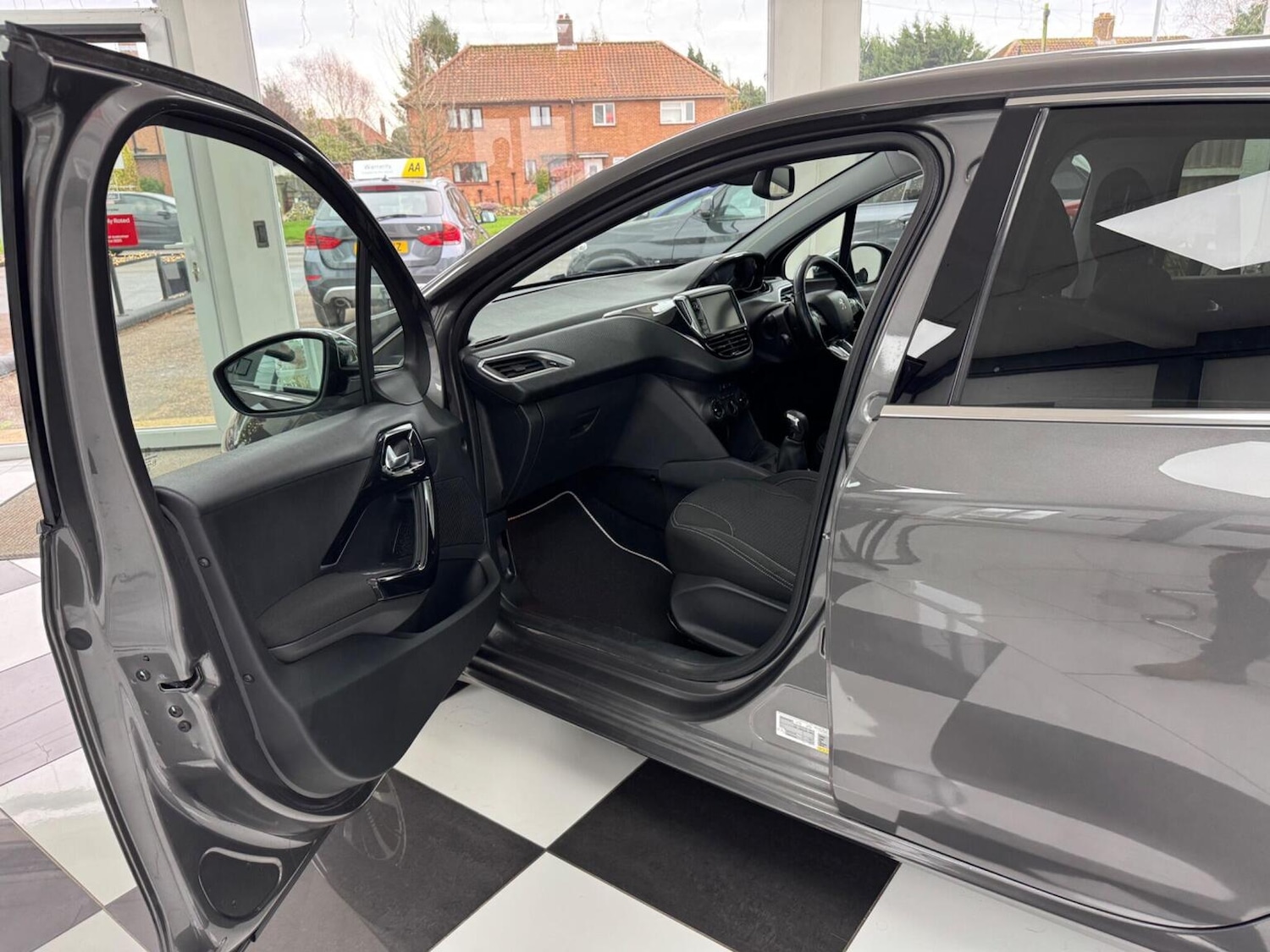 Used Peugeot 208 2018 for sale - 76963303: Photo 27