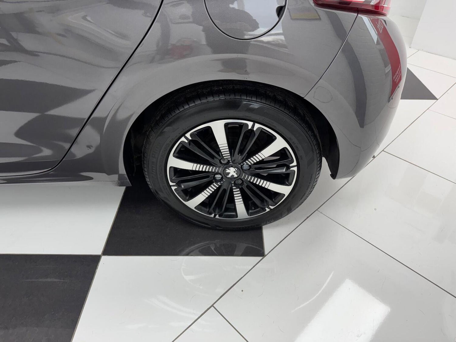 Used Peugeot 208 2018 for sale - 76963303: Photo 28