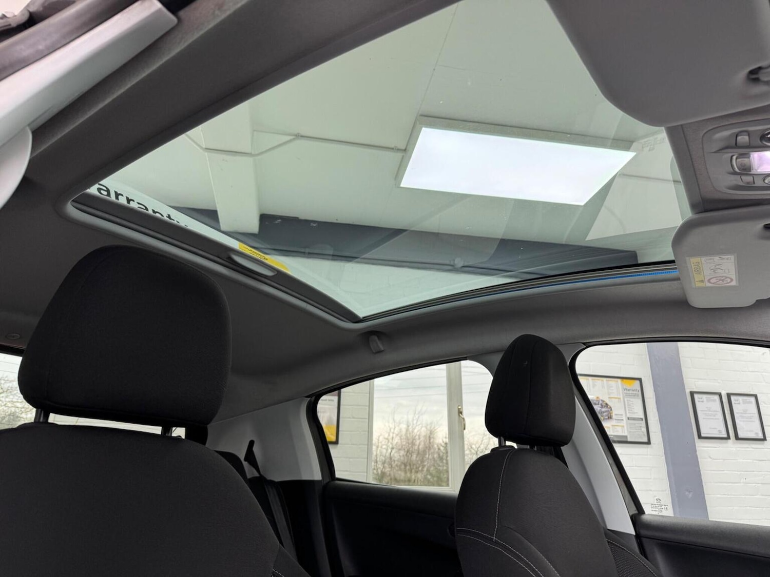 Used Peugeot 208 2018 for sale - 76963303: Photo 40