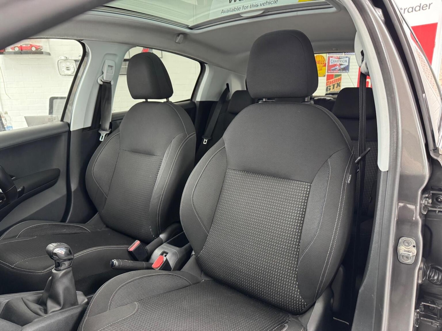 Used Peugeot 208 2018 for sale - 76963303: Photo 41