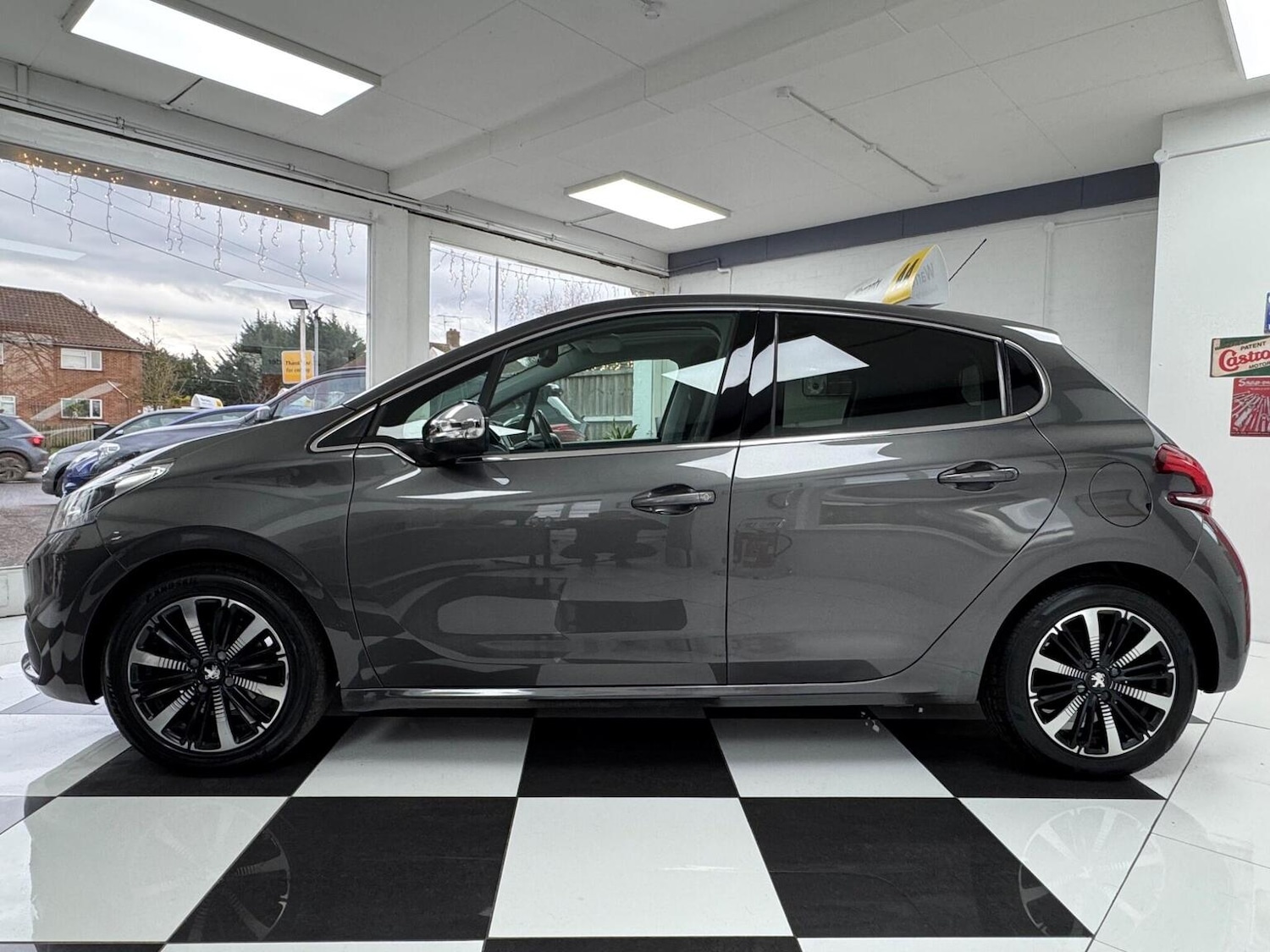 Used Peugeot 208 2018 for sale - 76963303: Photo 6