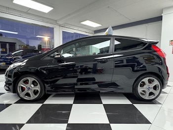 Used Ford Fiesta 2016 for sale - 77237070: Photo