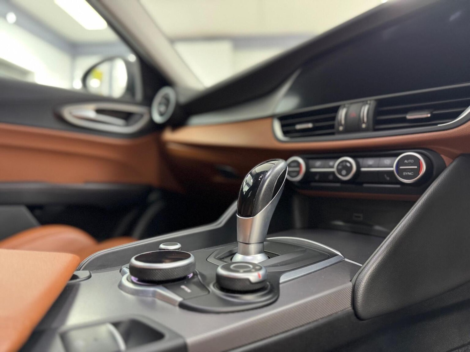 Used Alfa Romeo Giulia 2017 for sale - 76631613: Photo 10