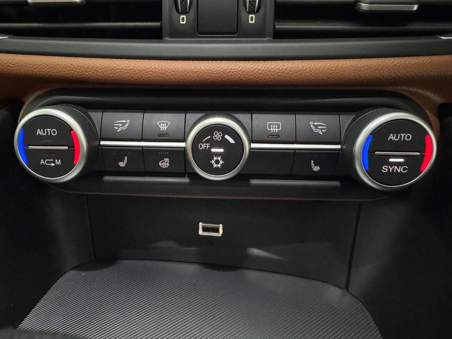 Used Alfa Romeo Giulia 2017 for sale - 76631613: Photo 17