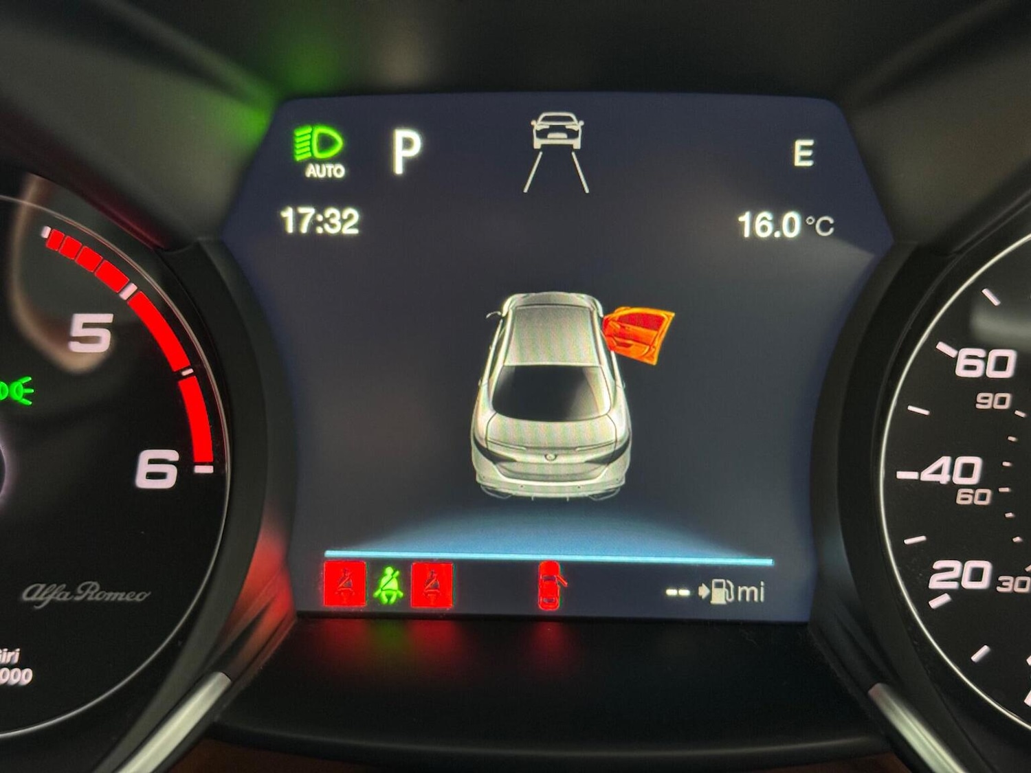 Used Alfa Romeo Giulia 2017 for sale - 76631613: Photo 34