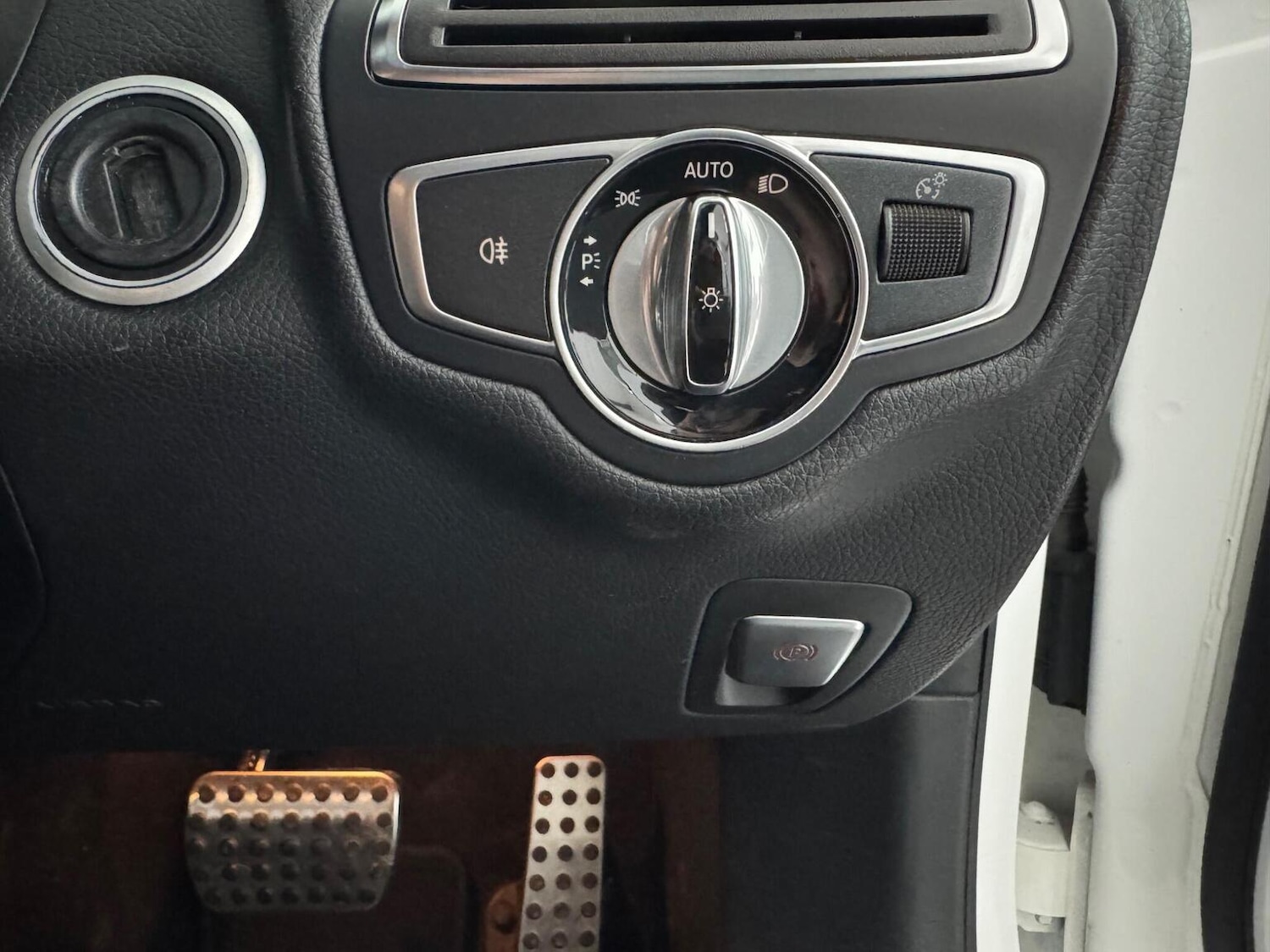 Used Mercedes-Benz C Class 2016 for sale - 77342574: Photo 23