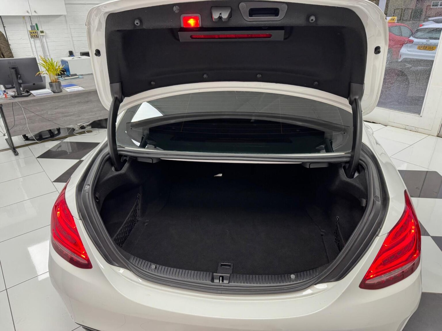 Used Mercedes-Benz C Class 2016 for sale - 77342574: Photo 40