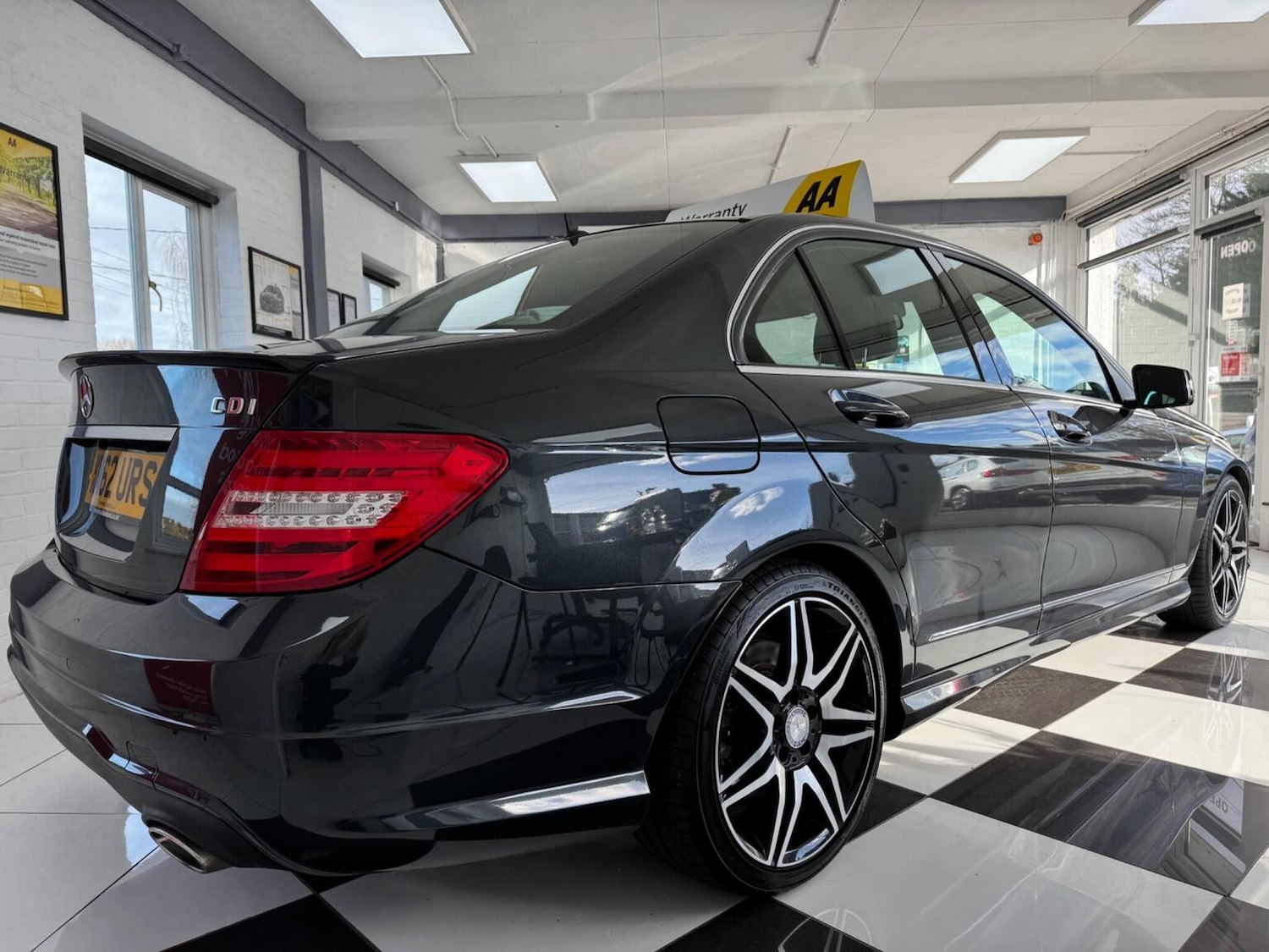 Used Mercedes-Benz C Class 2012 for sale - 77656309: Photo 8