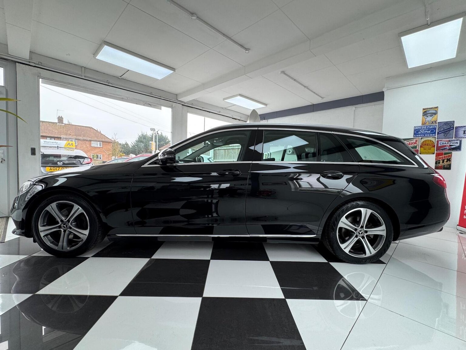 Used Mercedes-Benz E Class 2019 for sale - 77781741: Photo 4