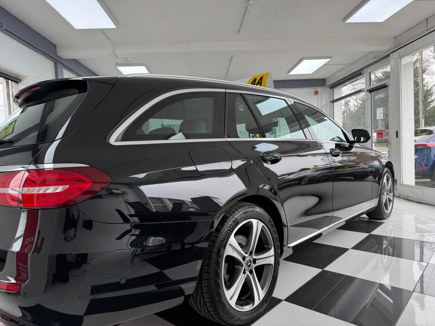 Used Mercedes-Benz E Class 2019 for sale - 77781741: Photo 8