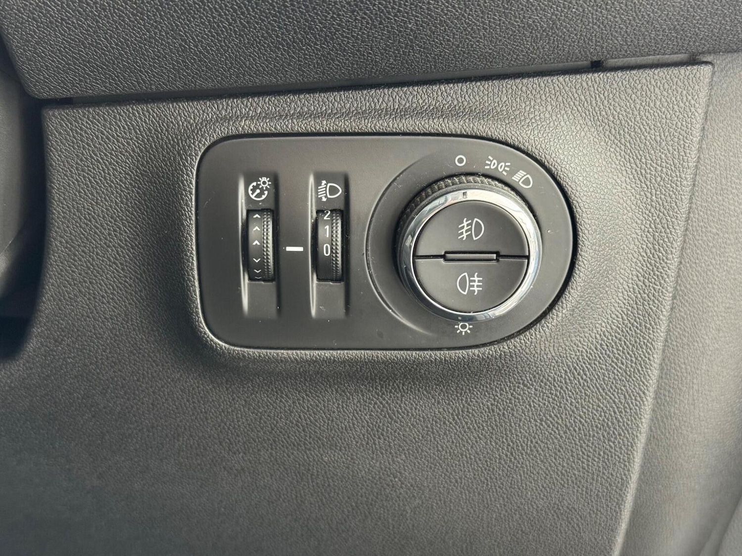 Used Vauxhall Corsa 2016 for sale - 78045643: Photo 21