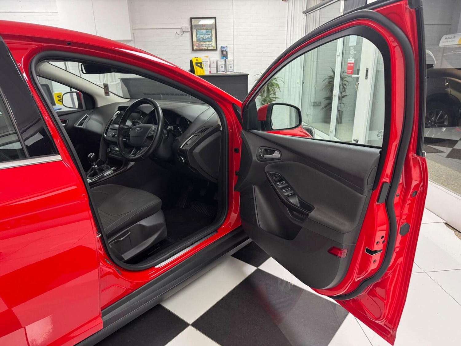 Used Ford Focus 2018 for sale - 76482994: Photo 25