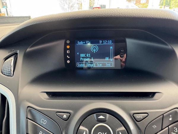 Used Ford Focus 2011 for sale - 76070432: Photo 24