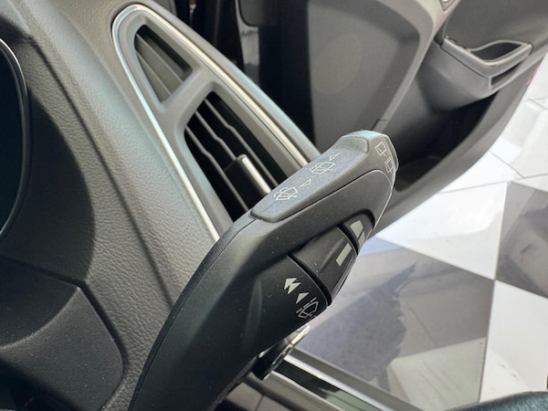 Used Ford Focus 2011 for sale - 76070432: Photo 32