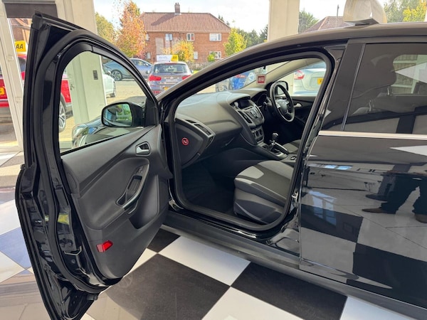 Used Ford Focus 2011 for sale - 76070432: Photo 39
