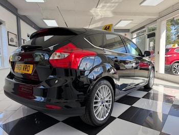 Used Ford Focus 2011 for sale - 76070432: Photo 3