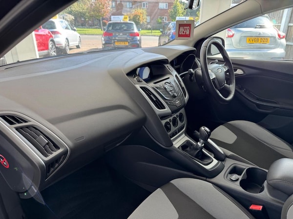 Used Ford Focus 2011 for sale - 76070432: Photo 43