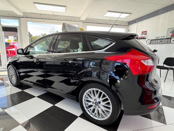 Used Ford Focus 2011 for sale - 76070432: Photo 5