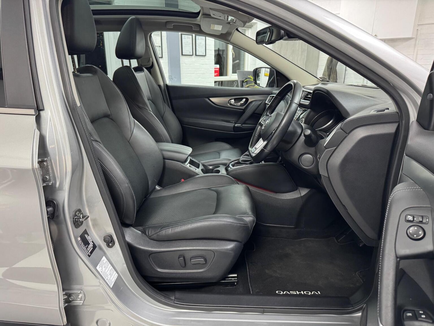 Used Nissan Qashqai 2017 for sale - 76974445: Photo 17