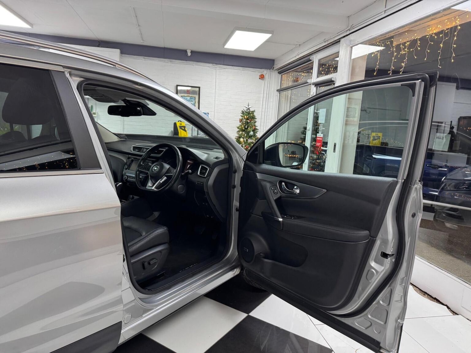 Used Nissan Qashqai 2017 for sale - 76974445: Photo 27