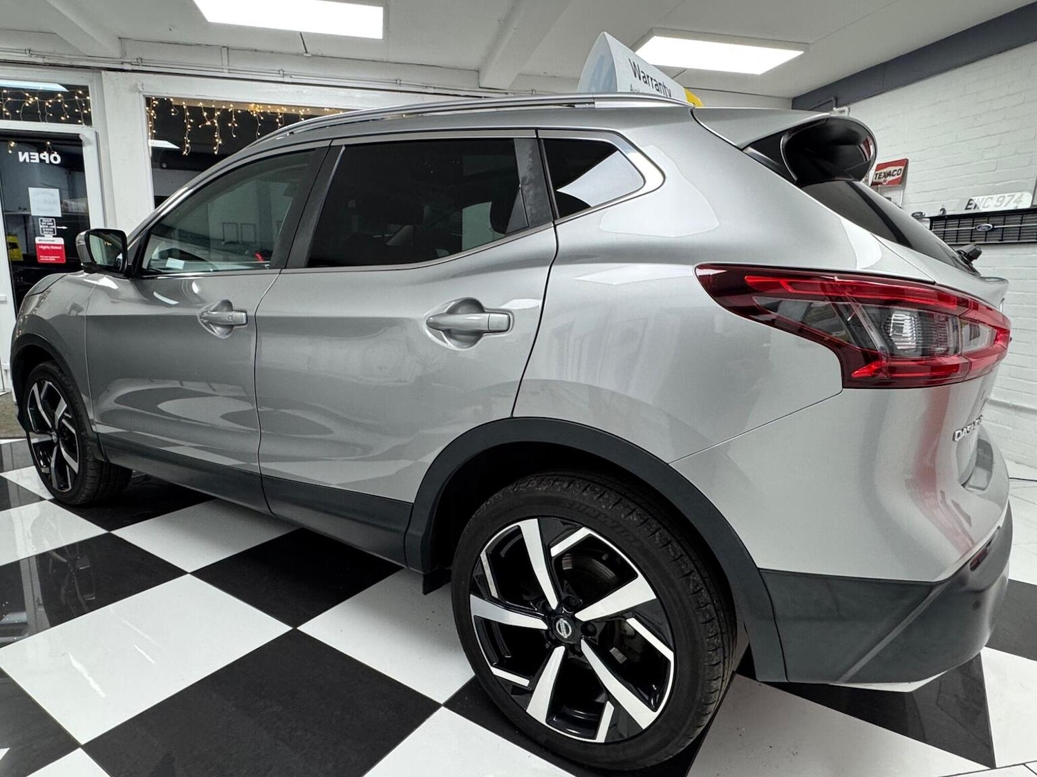 Used Nissan Qashqai 2017 for sale - 76974445: Photo 4