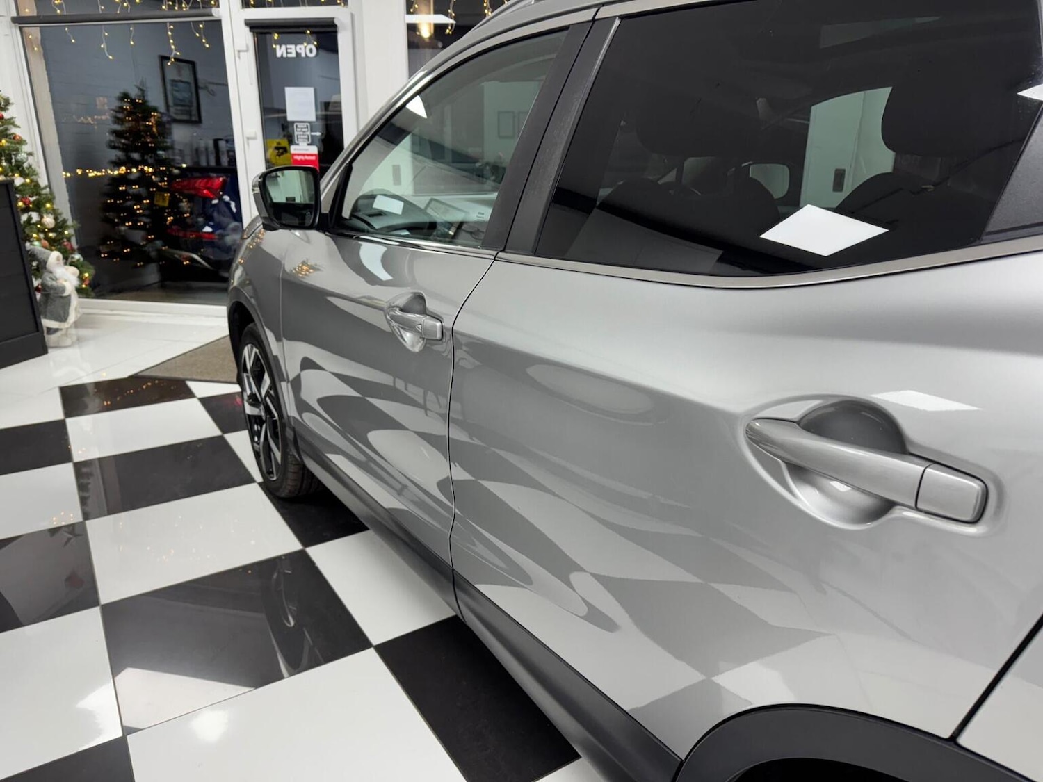 Used Nissan Qashqai 2017 for sale - 76974445: Photo 40