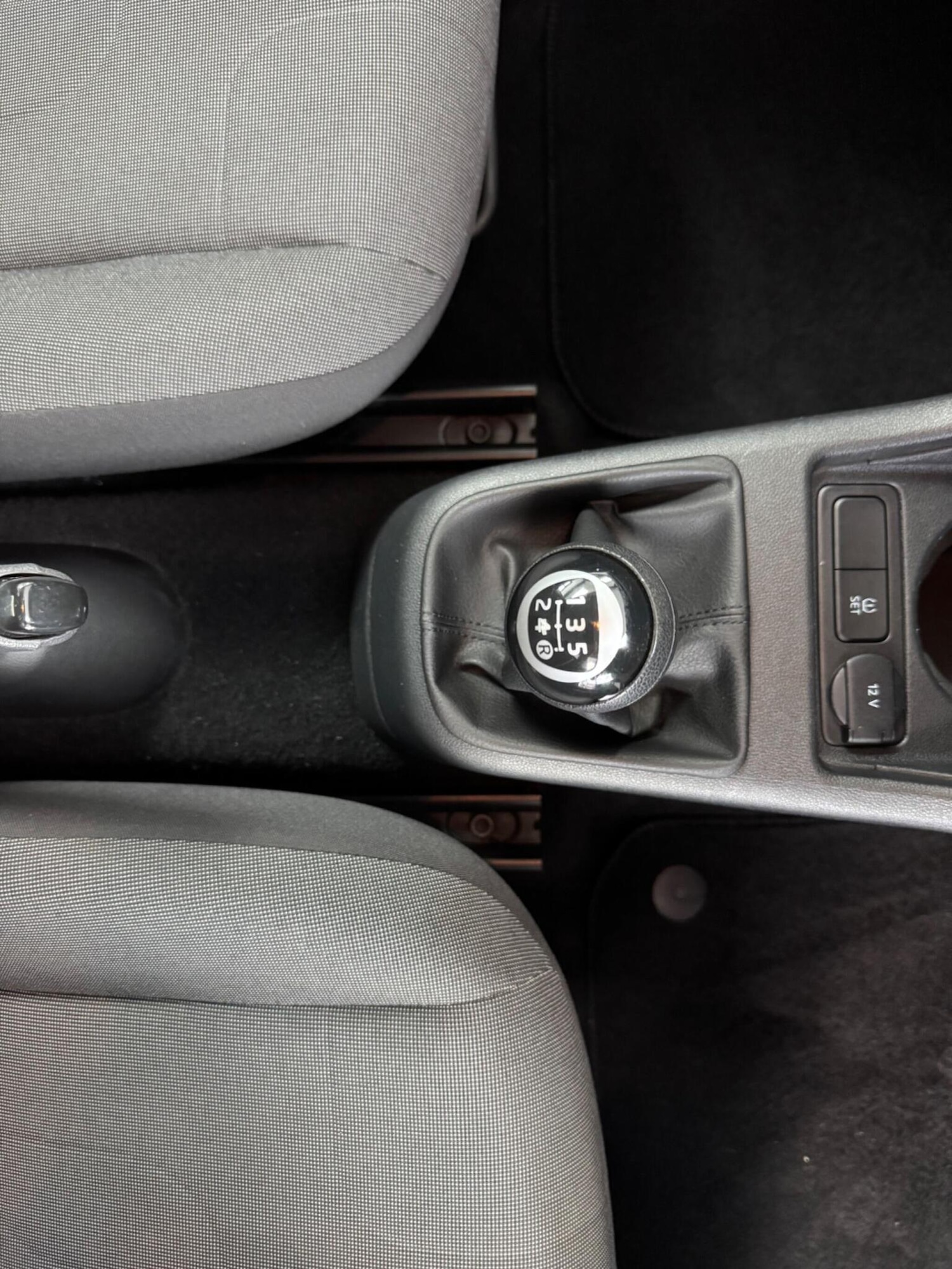 Used Volkswagen up! 2015 for sale - 76837059: Photo 17