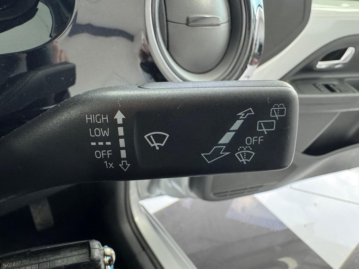 Used Volkswagen up! 2015 for sale - 76837059: Photo 18