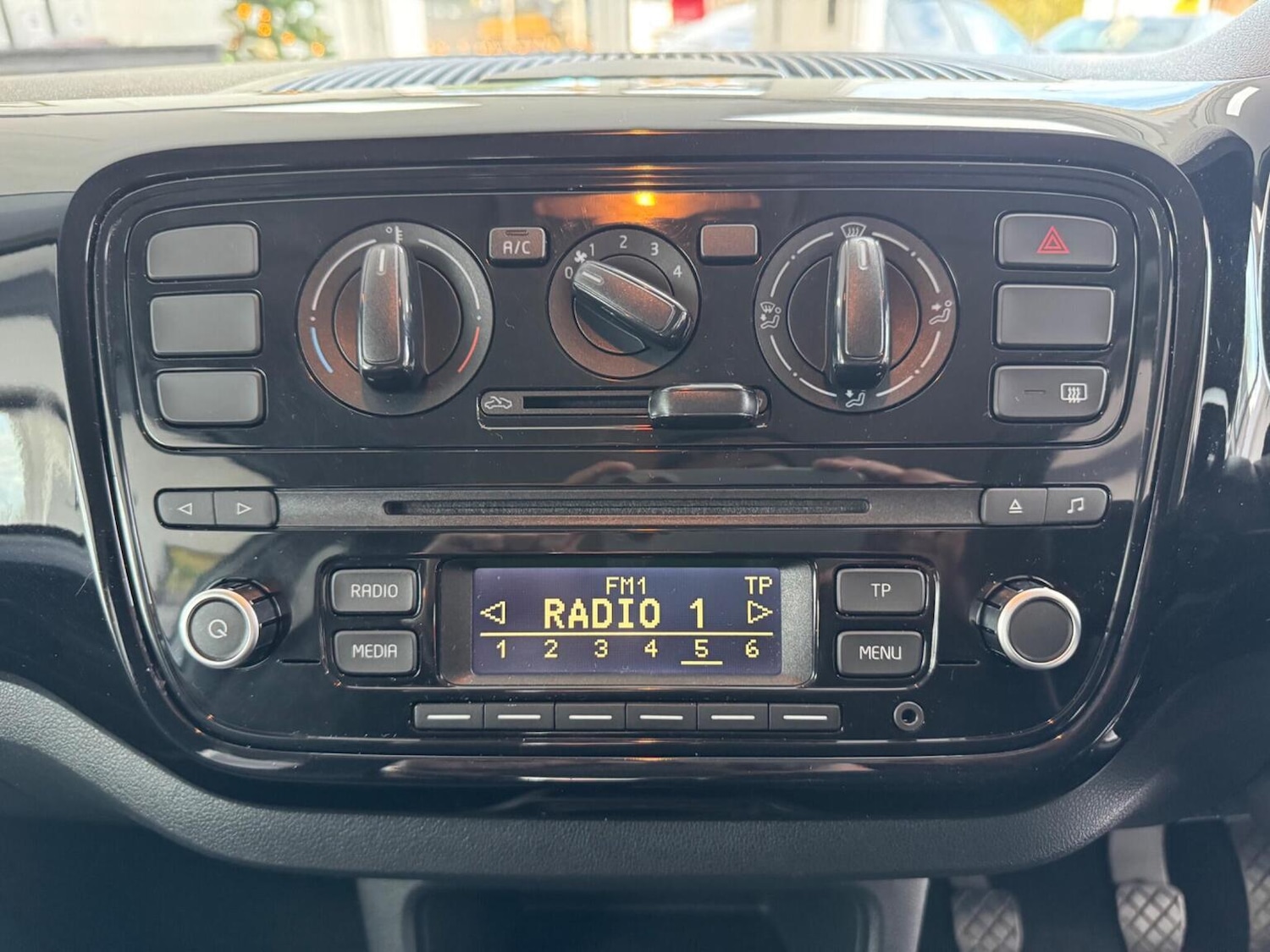 Used Volkswagen up! 2015 for sale - 76837059: Photo 24