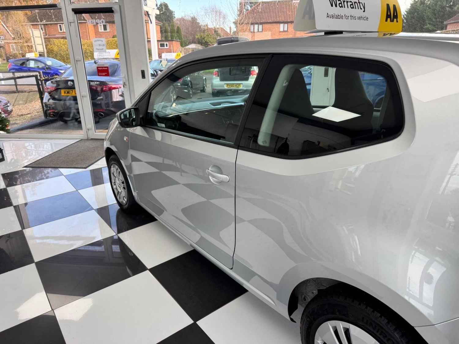 Used Volkswagen up! 2015 for sale - 76837059: Photo 28
