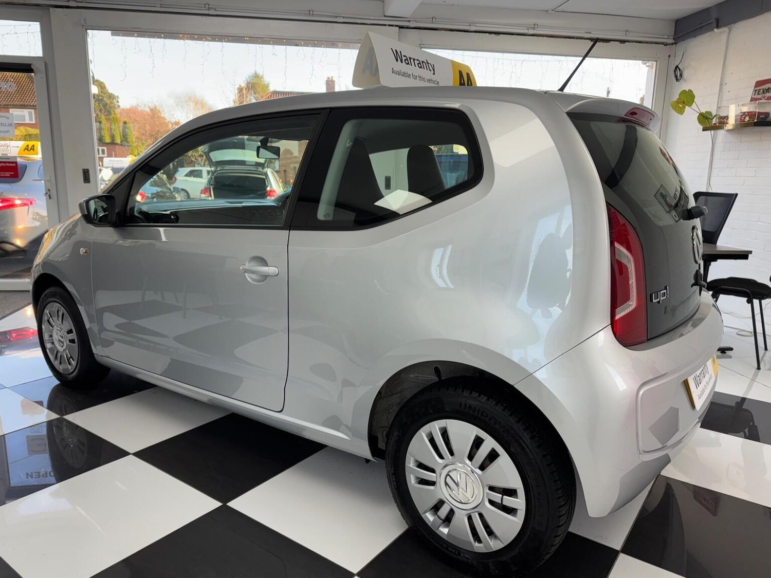 Used Volkswagen up! 2015 for sale - 76837059: Photo 4