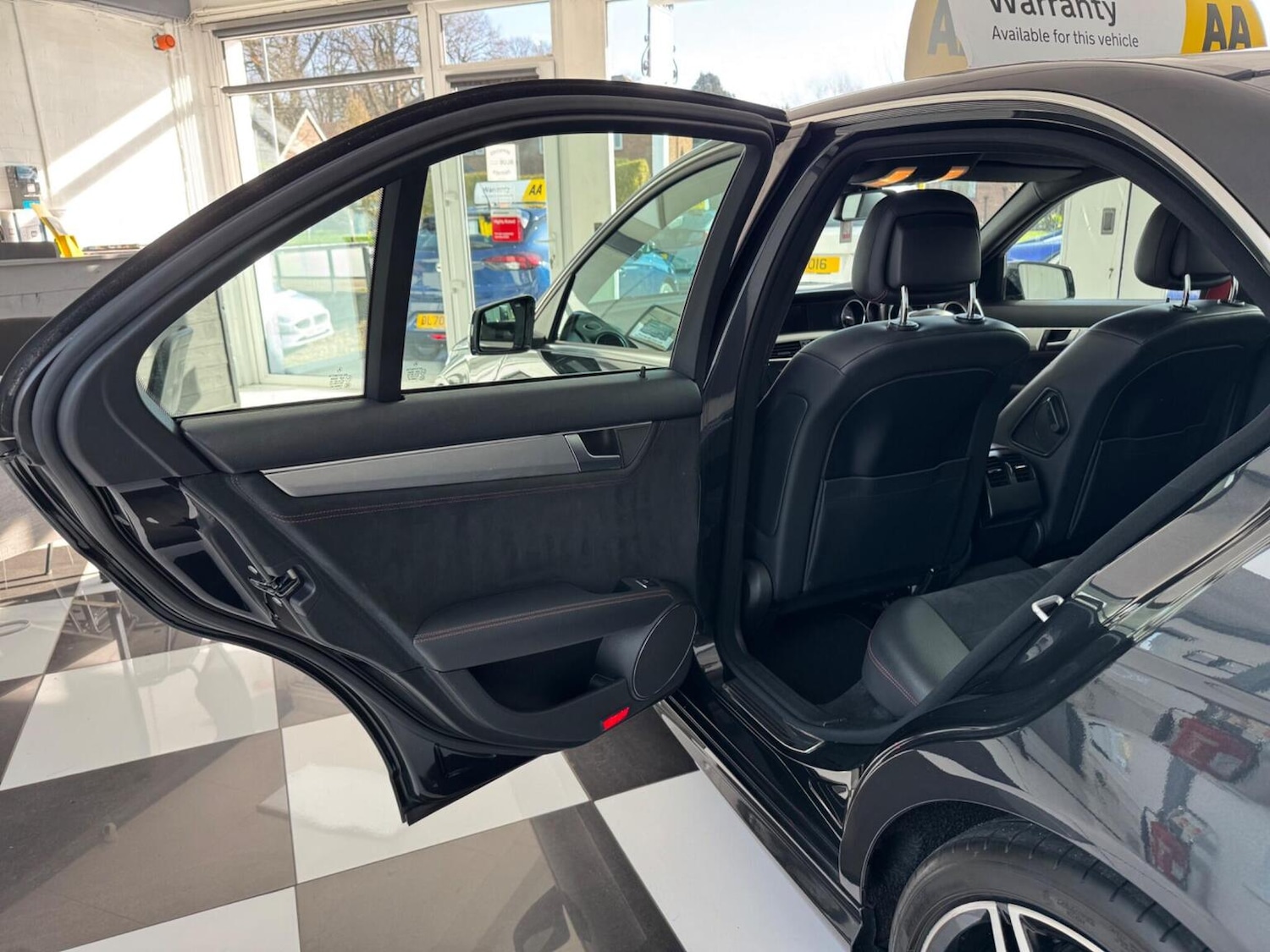 Used Mercedes-Benz C Class 2012 for sale - 77836861: Photo 24