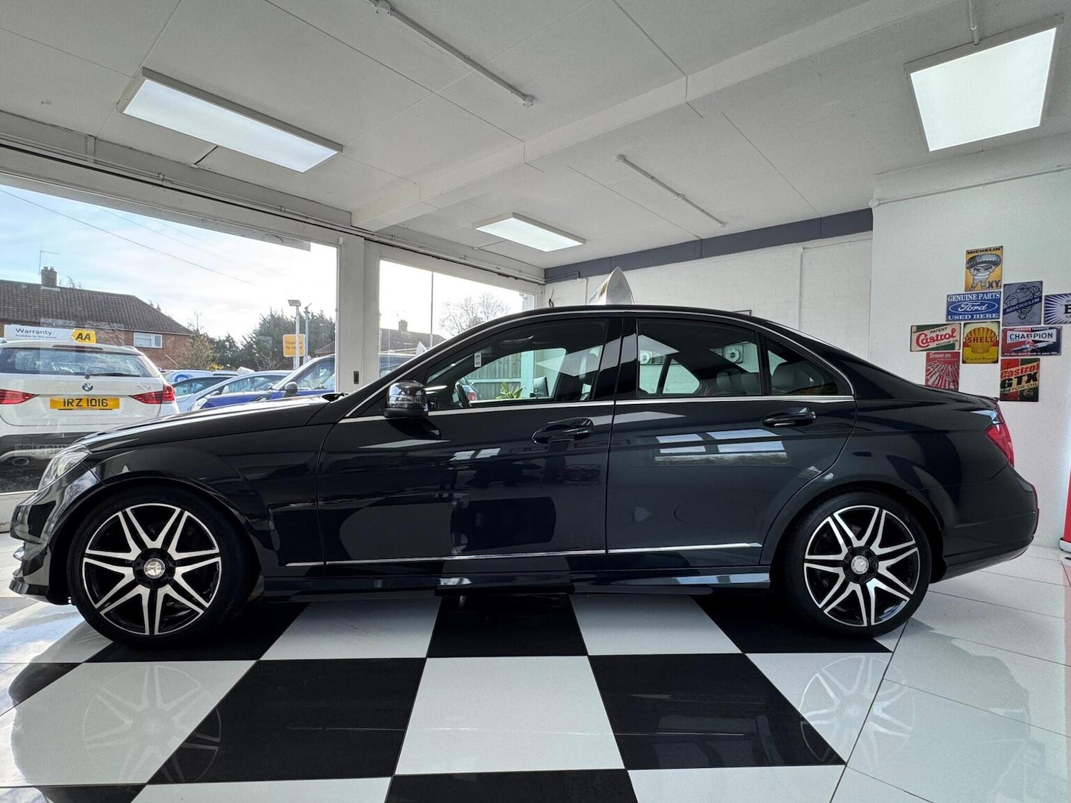 Used Mercedes-Benz C Class 2012 for sale - 77836861: Photo 4