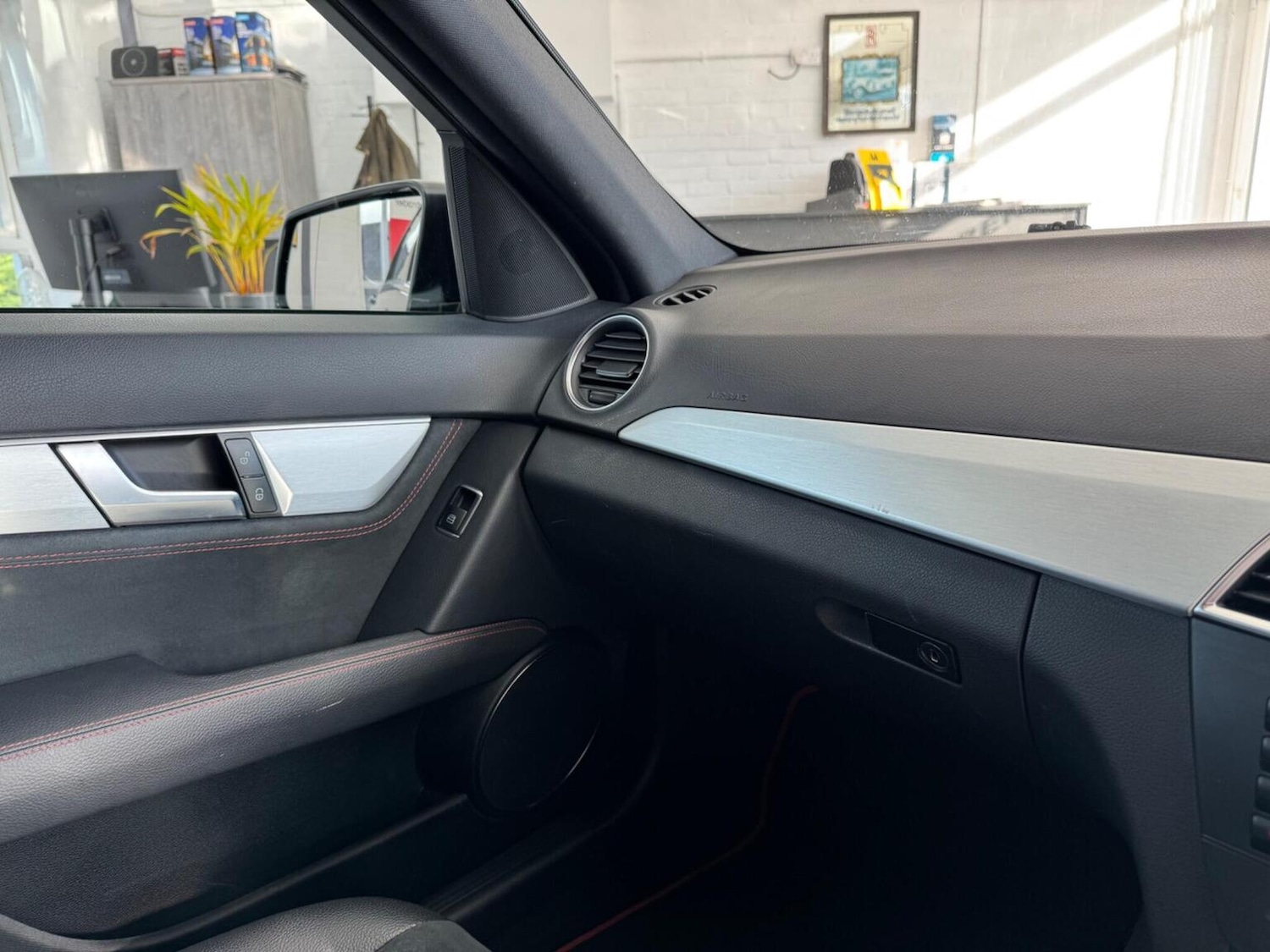 Used Mercedes-Benz C Class 2012 for sale - 77836861: Photo 45