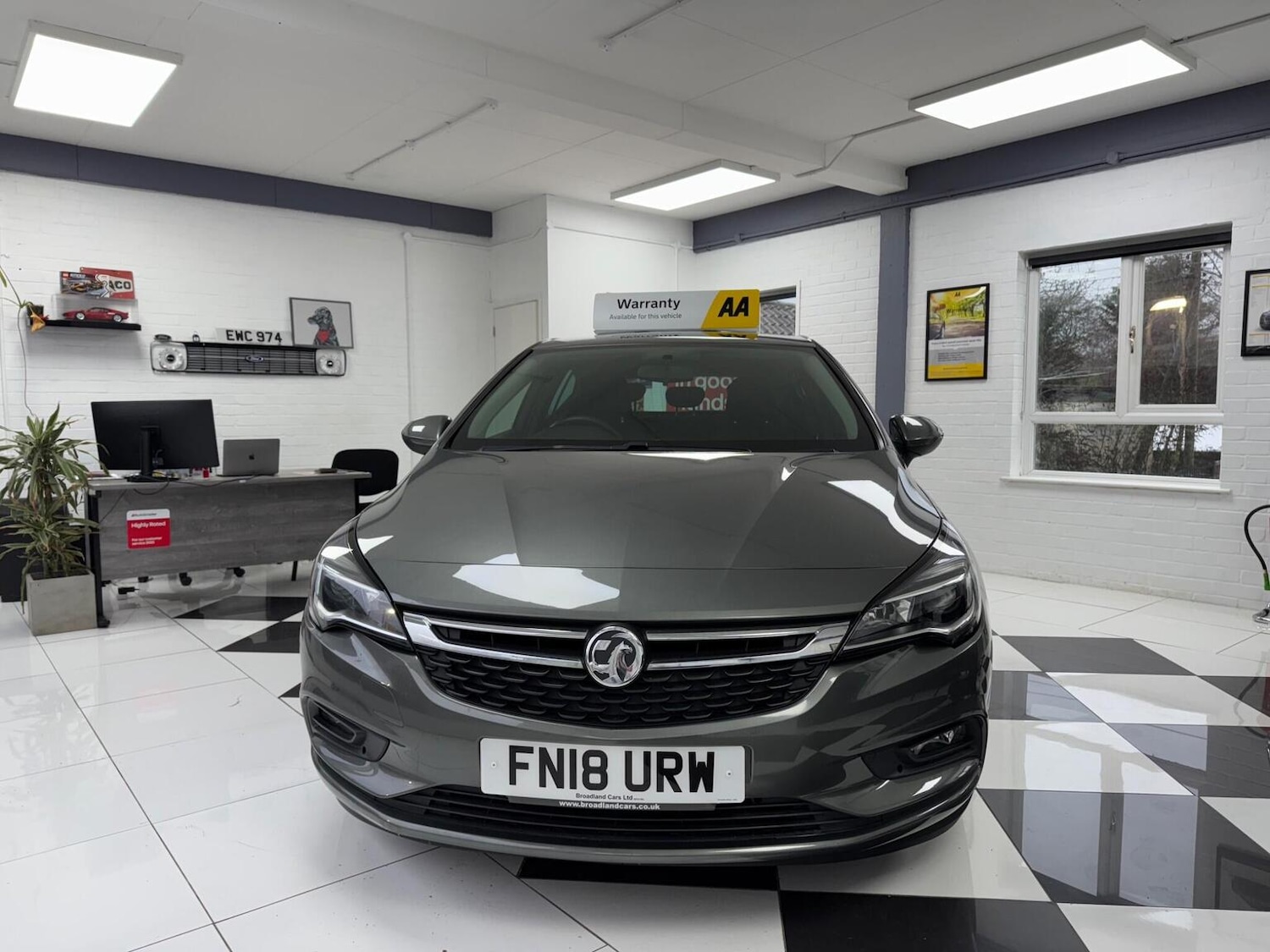 Used Vauxhall Astra 2018 for sale - 77303586: Photo 2