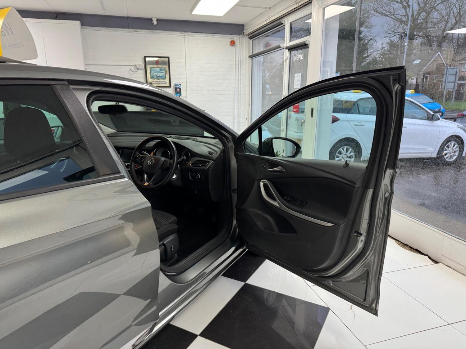 Used Vauxhall Astra 2018 for sale - 77303586: Photo 24