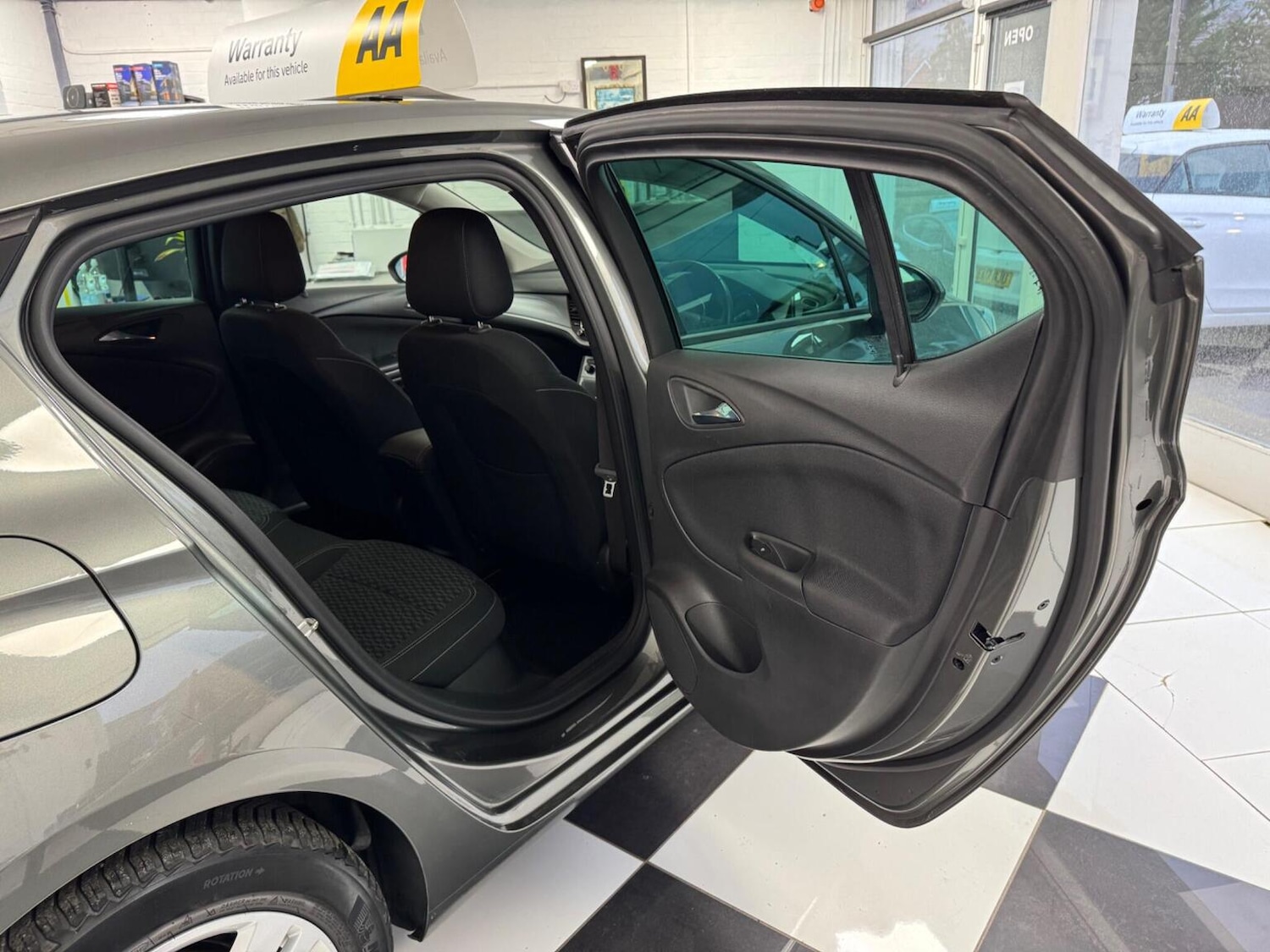 Used Vauxhall Astra 2018 for sale - 77303586: Photo 25