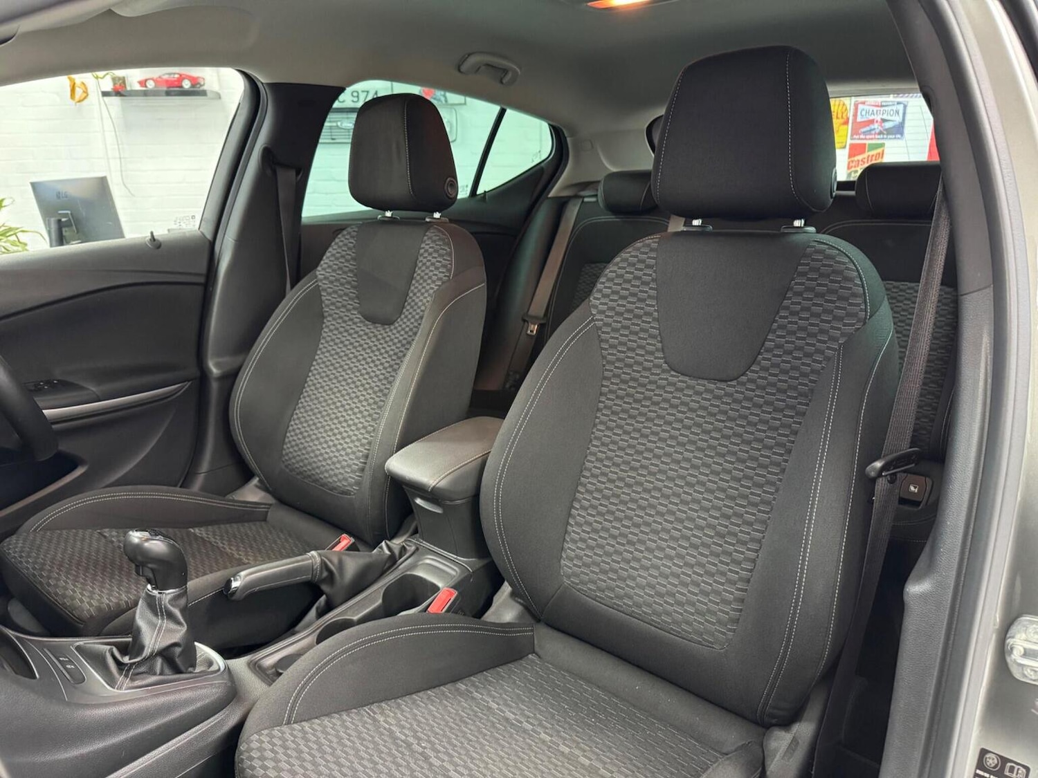 Used Vauxhall Astra 2018 for sale - 77303586: Photo 38