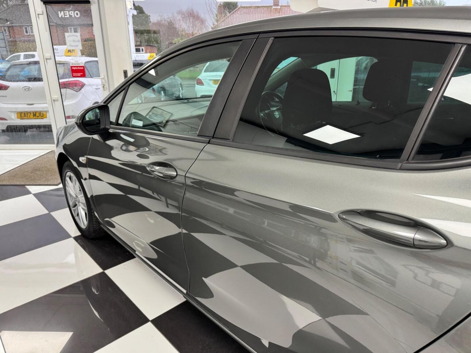 Used Vauxhall Astra 2018 for sale - 77303586: Photo 43